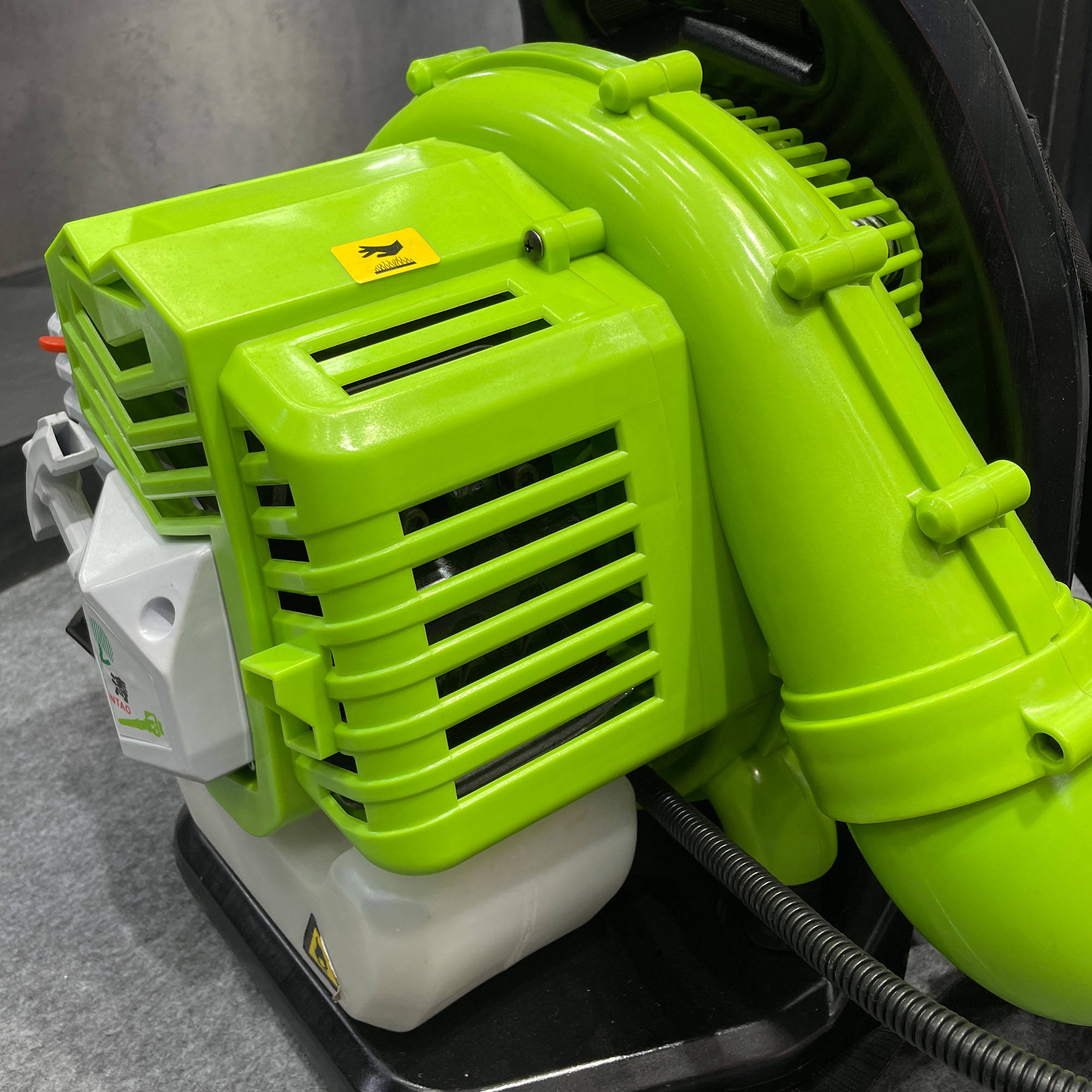 Cordless Leaf Blower